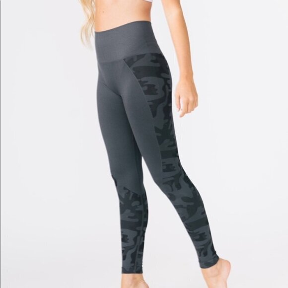 Zyia Gray Camo Performance Legging Medium - Picture 1 of 9